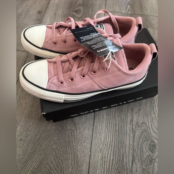 NEW Converse Women's Pink Low Top  Sneakers - Picture 4 of 6